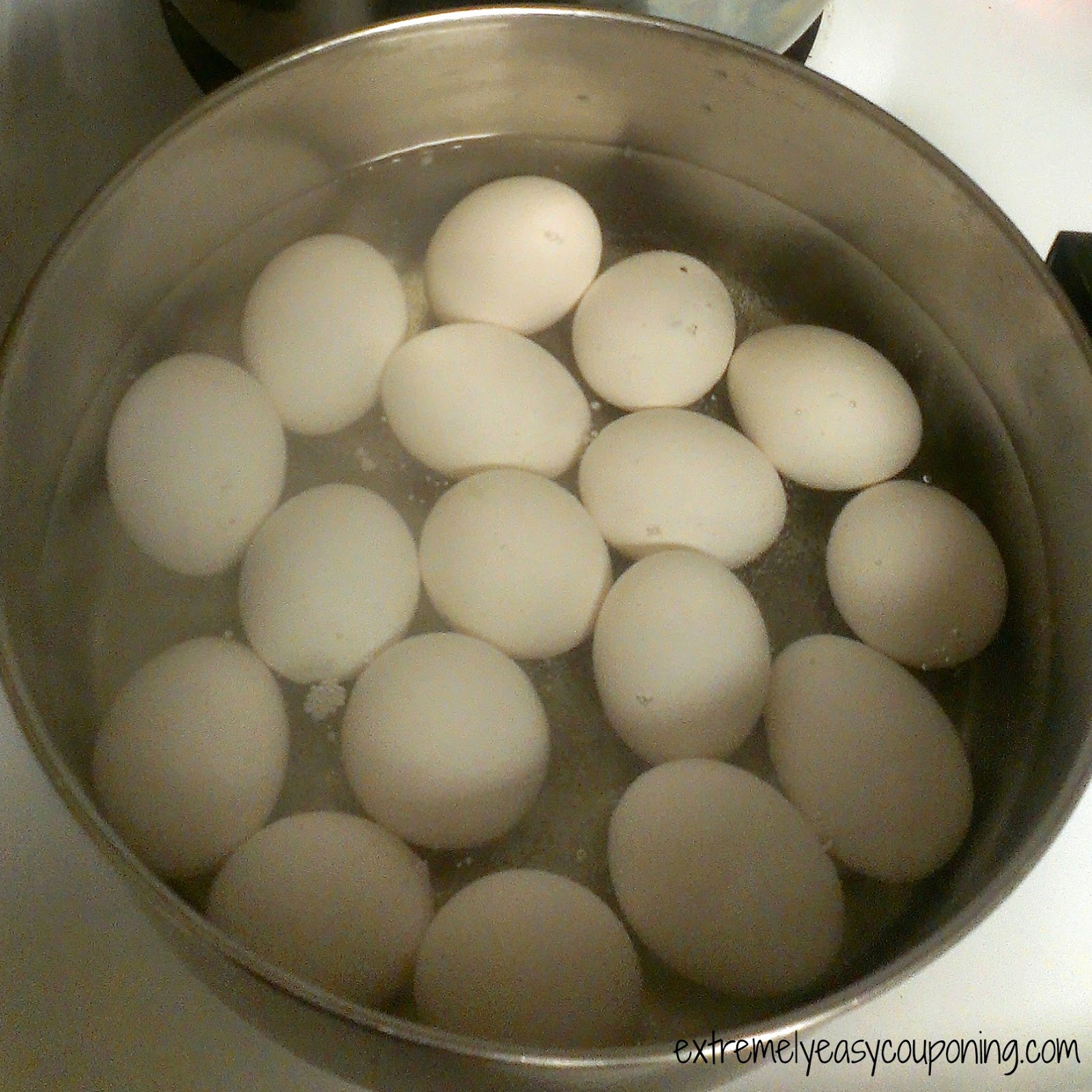 Extremely Easy Couponing: Hard Boiled Eggs with no cracks and no green
