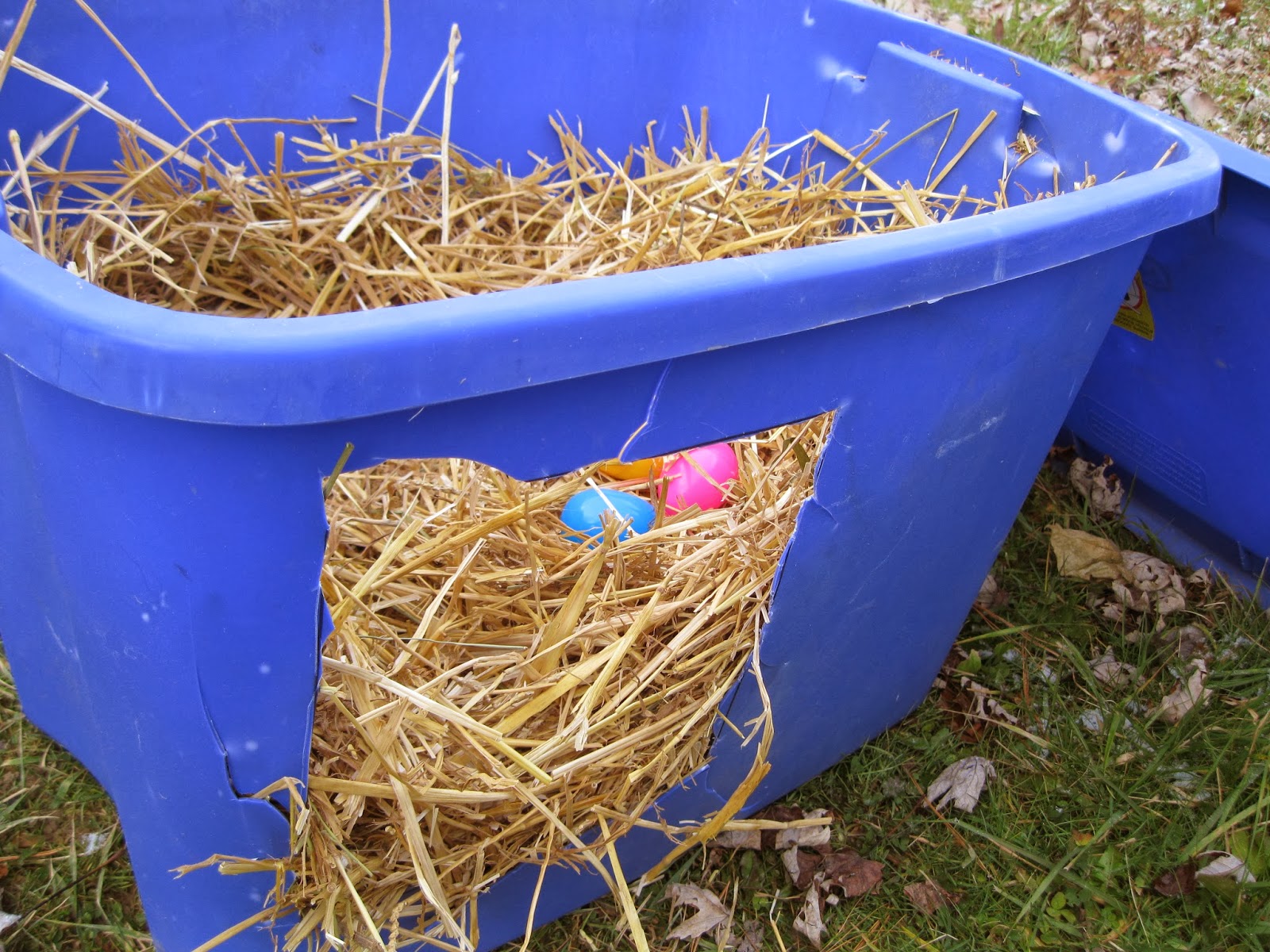 AMY'S HARVEST DIY Plastic Tote Chicken Nest Box