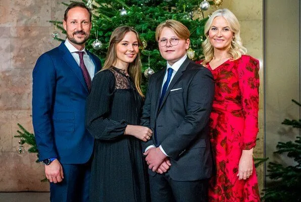 Princess Ingrid Alexandra wore a plated satin dress from Maje. Crown Princess Mette-Marit wore a pink patterned silk midi dress from H&M