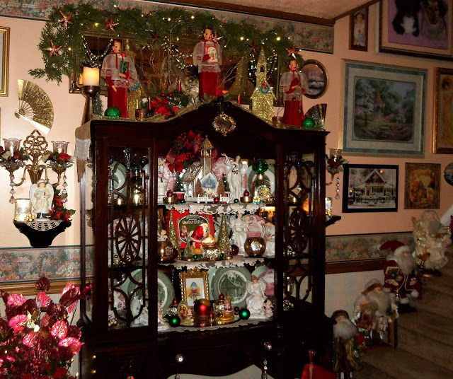 Christmas Home Tour, Living Room Entry and Tree, 2019
