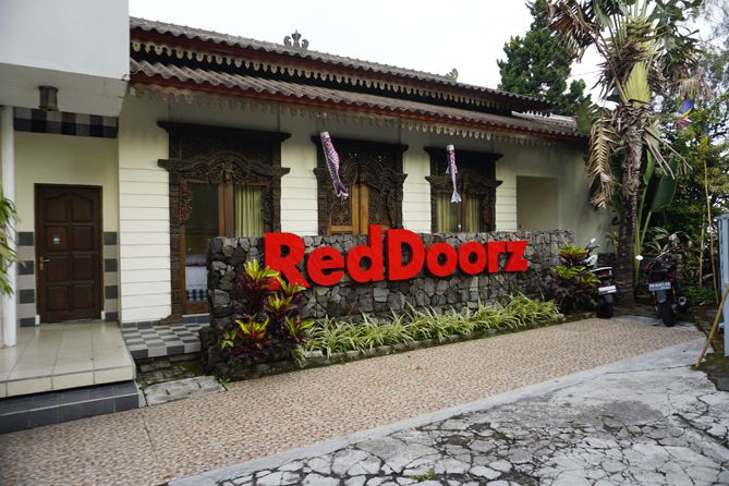 Bermalam di RedDoorz near STAB Syailendra Kopeng - Blog Kedua