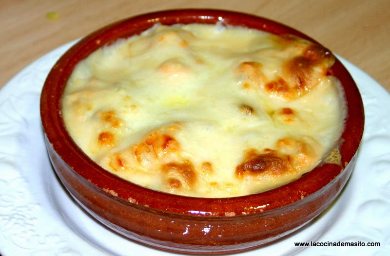 HUEVOS-RELLENOS-CON-BECHAMEL