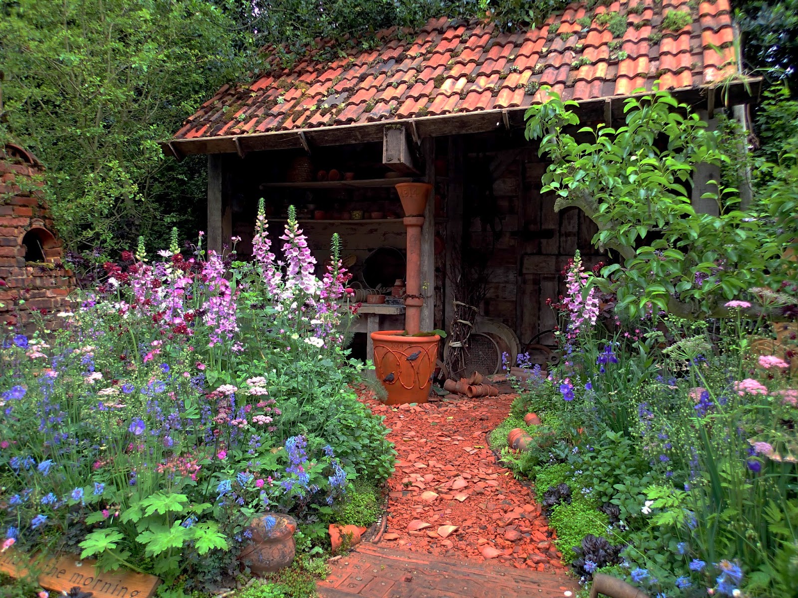 walking the rainbow trail Chelsea The DialAFlight Potter's Garden