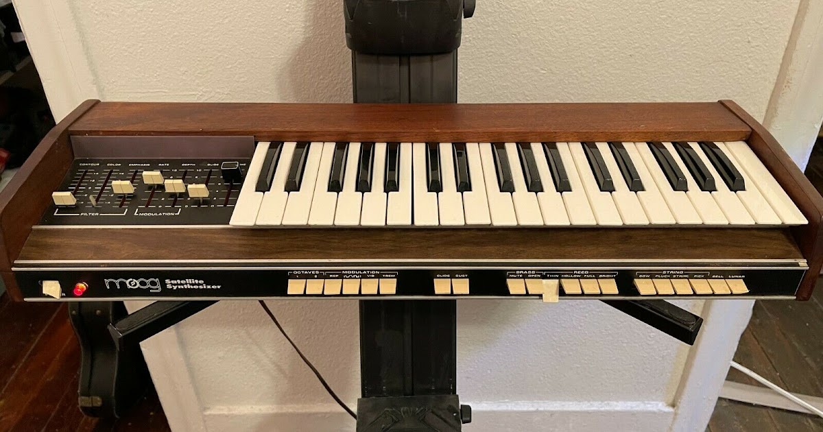 MATRIXSYNTH Moog Satellite Mono Synthesizer w/ Flight Case SN 2174969
