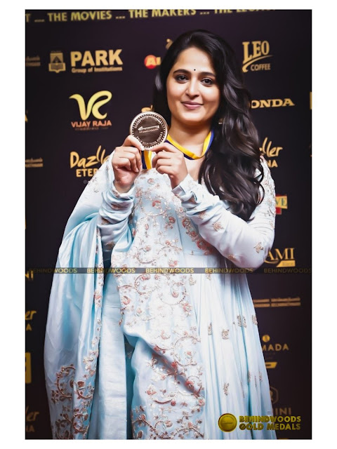 Anushka Shetty received Gold Medal Awards2018