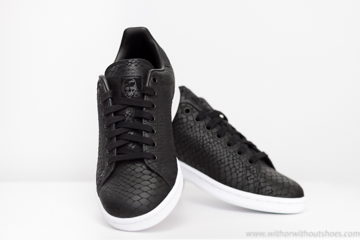 Adidas Originals Stan Smith negras en piel con grabado serpiente, las deportivas más top | With Or Without Shoes - Blog Influencer Moda Valencia España