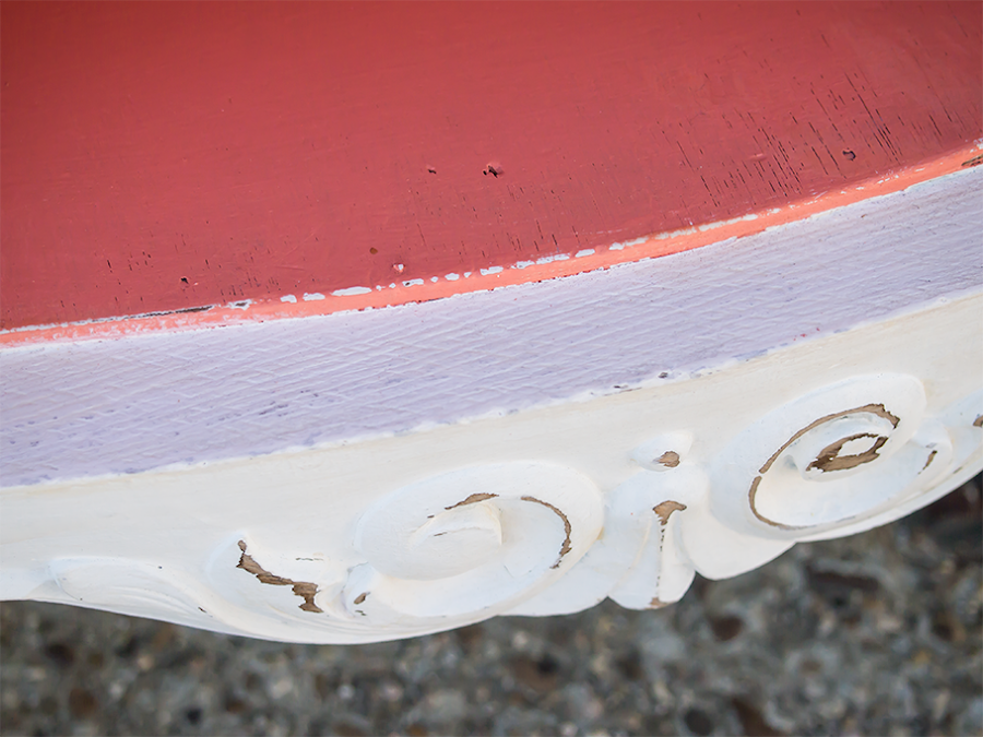 Mesita recuperada Flo