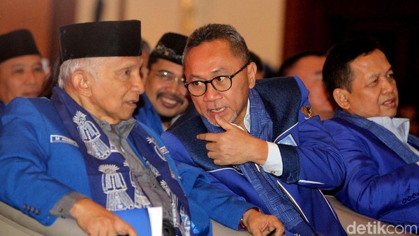 Saling Serang Dua Kubu PAN Pekan Ini Saling Serang Dua Kubu PAN Pekan Ini