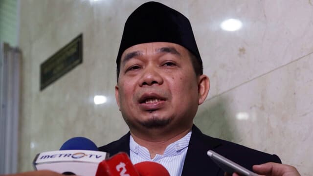 PKS Bawa Film 'Aku Adalah Kau yang Lain' ke Rapat DPR-Kapolri PKS Bawa Film 'Aku Adalah Kau yang Lain' ke Rapat DPR-Kapolri