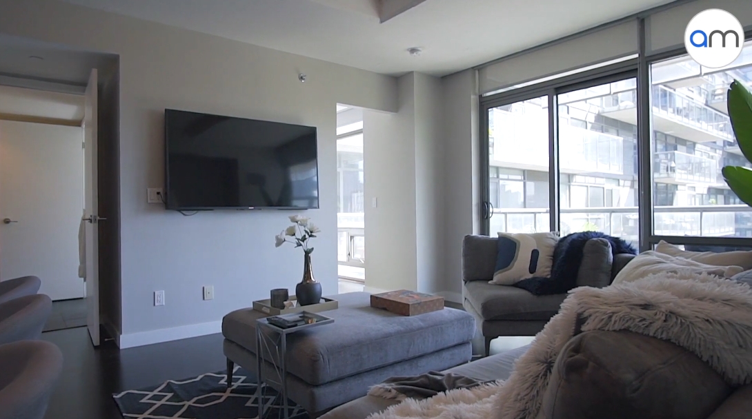 55 Stewart Street #729, Toronto Luxury Condo vs. 23 Interior Design Photos