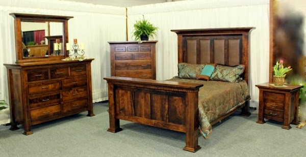 Bedrooms bed in solid wood