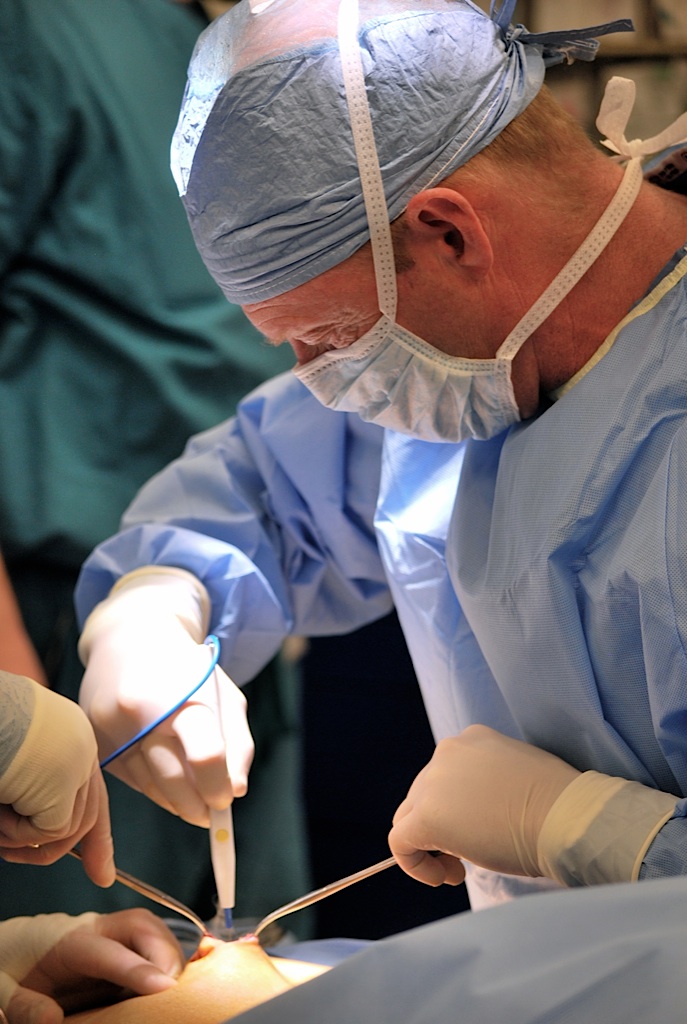 Cartersville mobile Dr. Joel Rosenfeld performs first partial nephrectomy at Cartersville