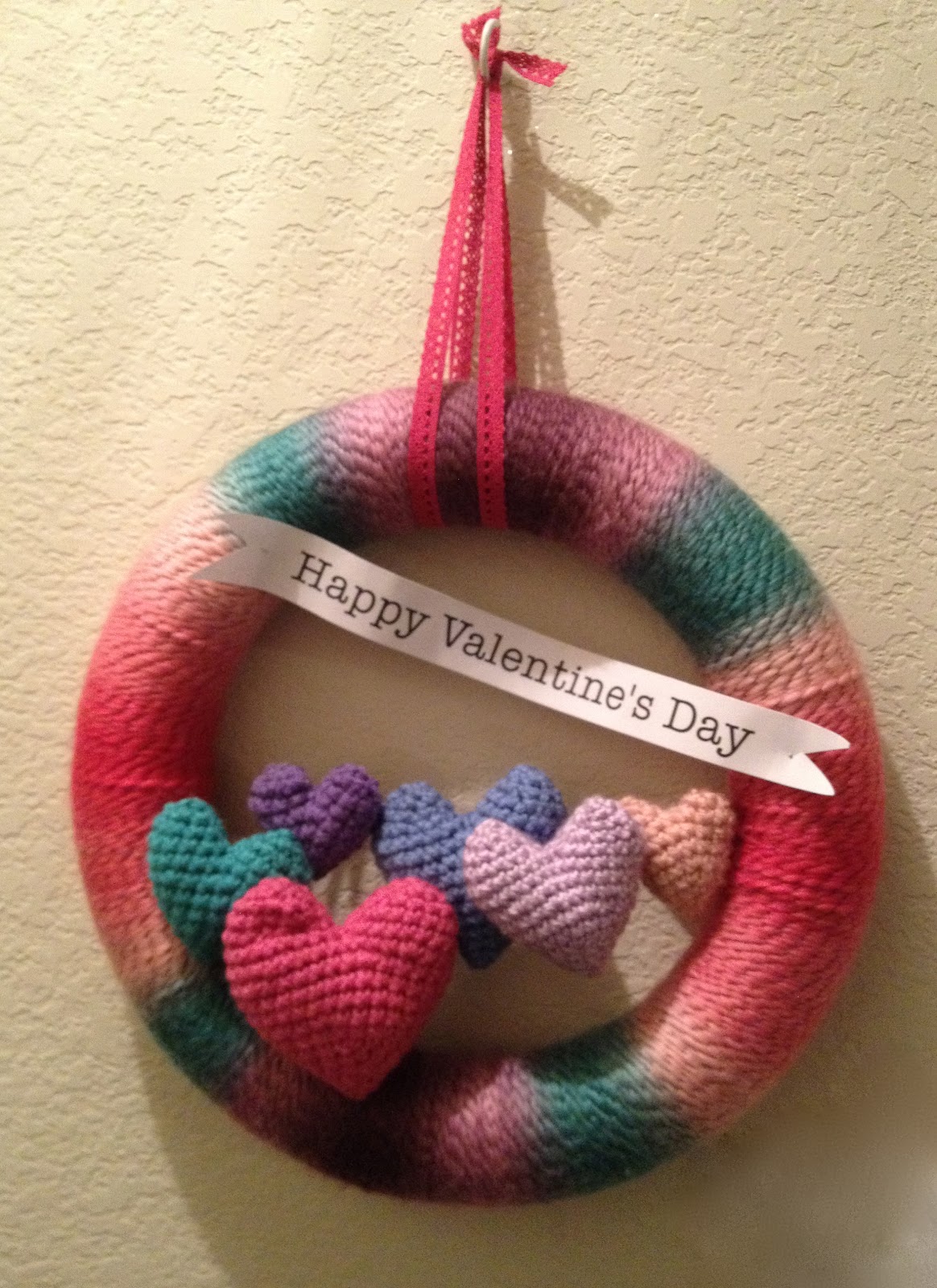 CRAFTYisCOOL Free Pattern Friday! Valentine's Day Yarn Wreath