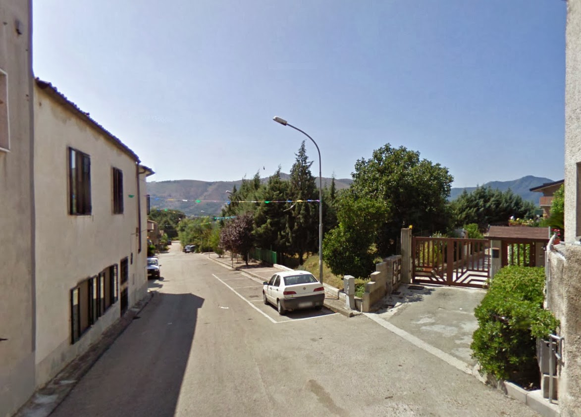 Piana di Monte Verna. Furto in