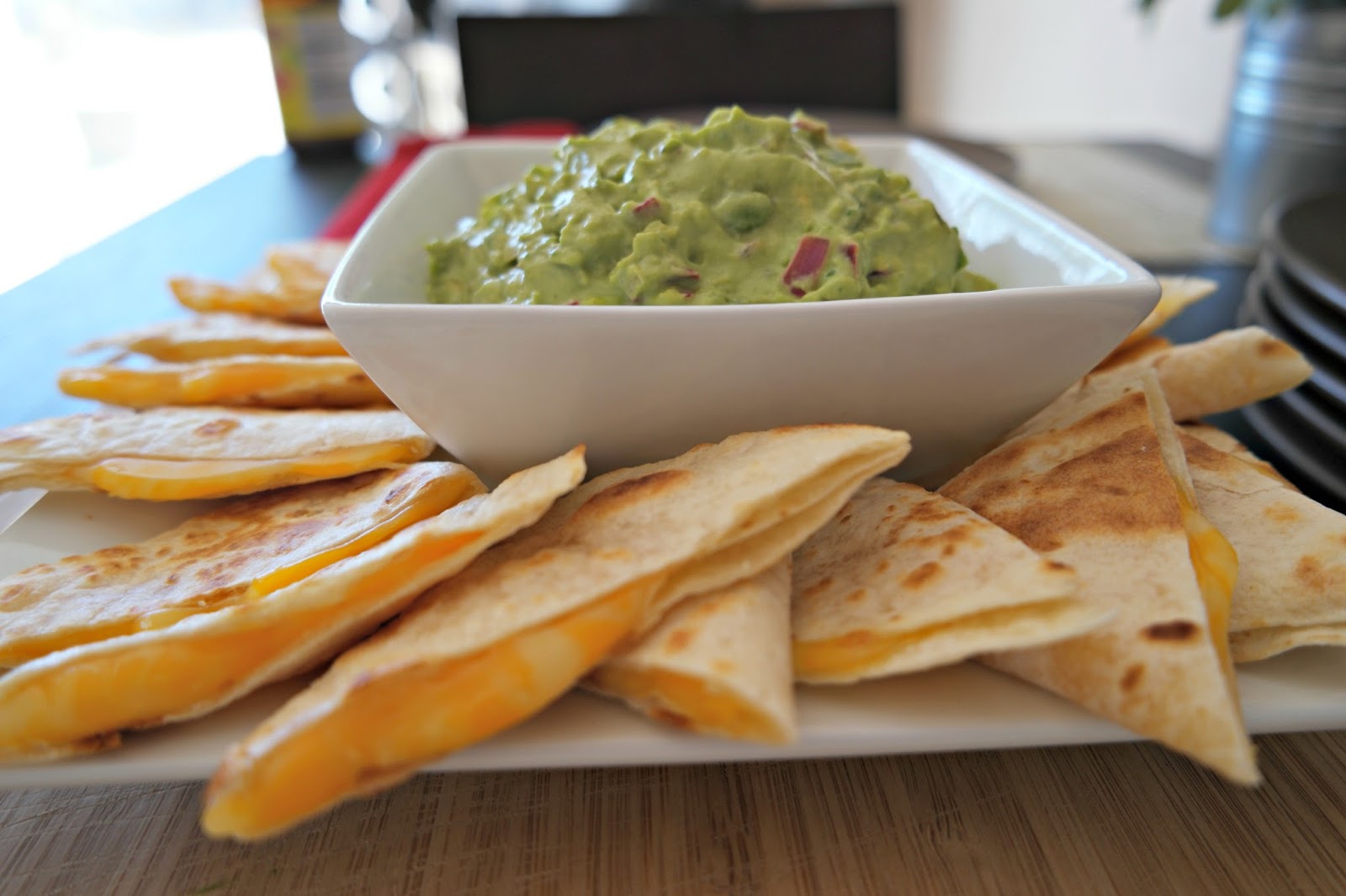 Bravo a la Vida Quesadillas con guacamole