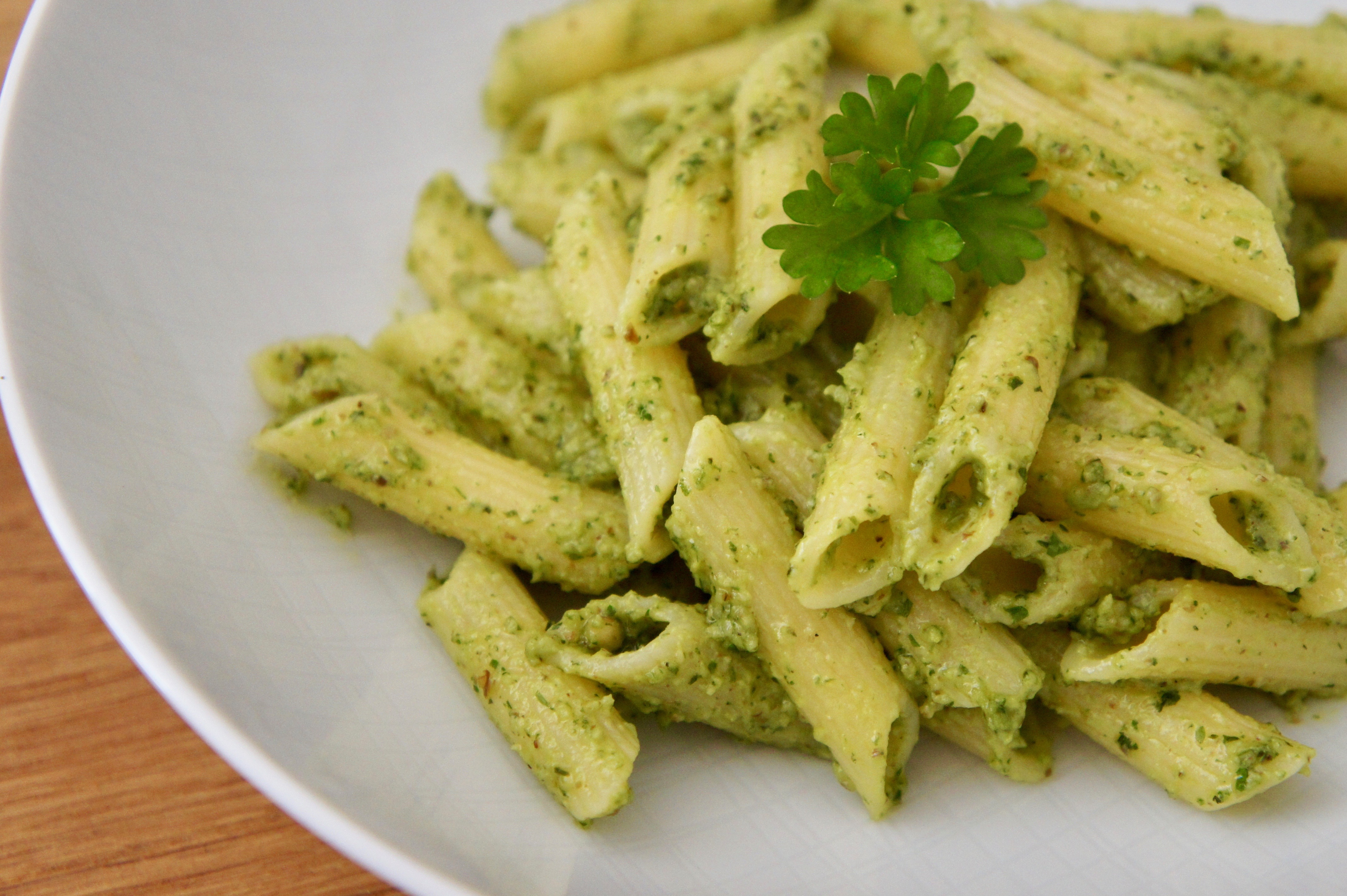 REZEPT: Walnuss-Pesto mit Basilikum &amp; Petersilie ♥ Ein glutenfreier Blog