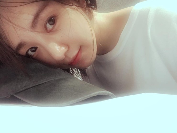 민낮vs화장했을때 차이가 별로 없는 돌출신 배우 | 인스티즈