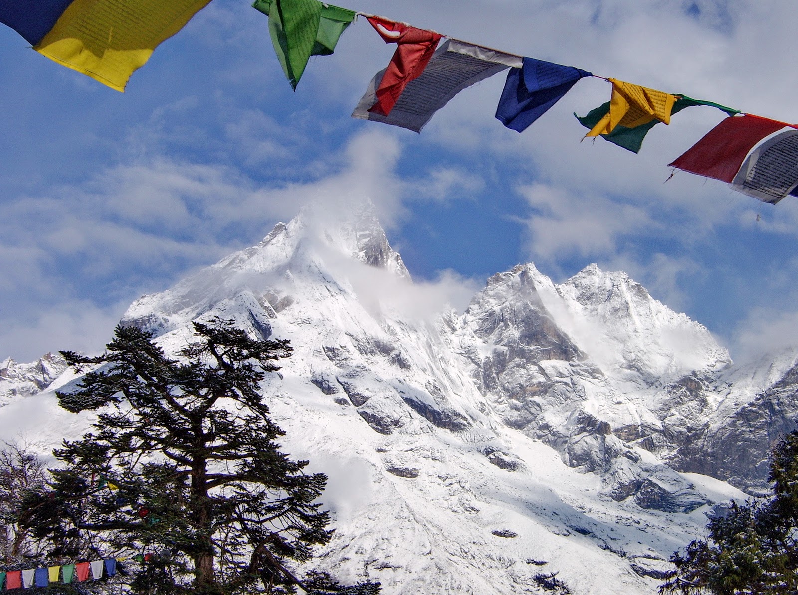 Эверест и Гокио трек из Phaplu в мае 2009 г. Фото.