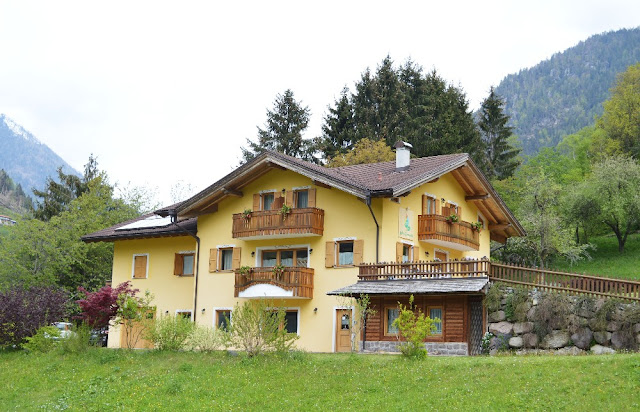 dormire in baita trentino natura spensierata