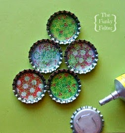 mod podge bottle cap Christmas tree craft tutorial by the funky felter