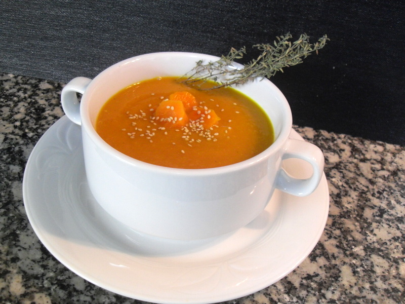 Crema de zanahoria y naranja con curry y cúrcuma.