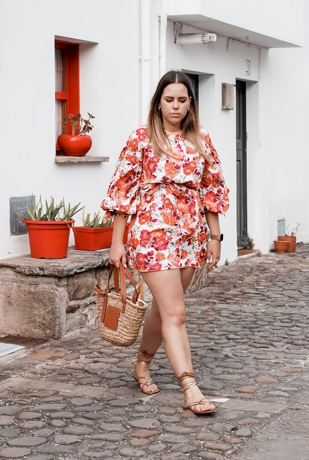 Outfit vestido de flores