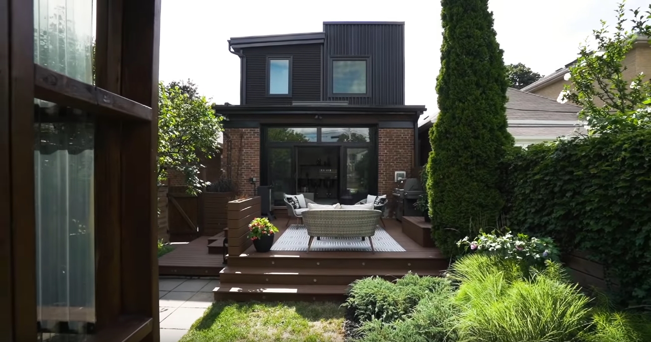16 Photos vs. 257 Humbercrest Blvd, Toronto, Ontario - High End Home & Interior Design Video Tour 16 Photos vs. 257 Humbercrest Blvd, Toronto, Ontario - High End Home & Interior Design Video Tour