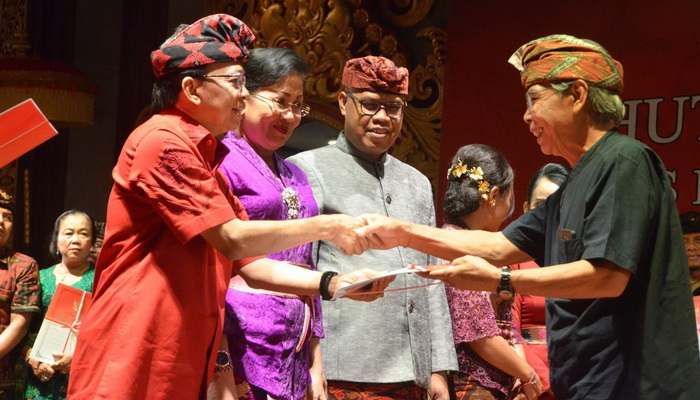 Perkuat Seni Budaya, Gubernur Koster Rancang Festival Kebudayaan Internasional