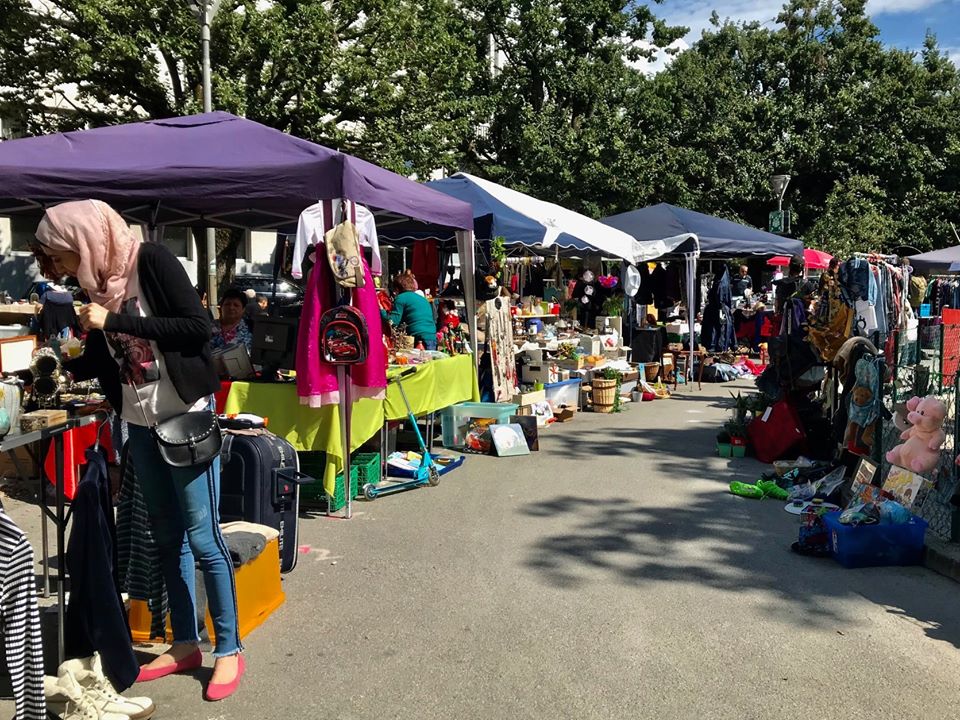 Le Marché aux Puces Le Marché aux Puces