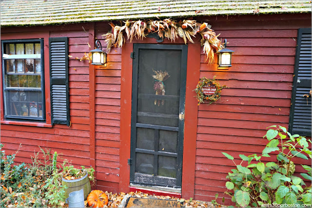 Decoraciones Otoñales en Pickity Place en Mason, New Hampshire  