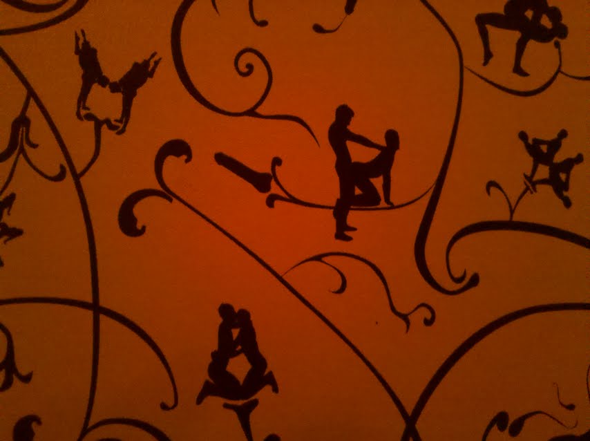 The Awesome Apple: Titillating Wallpaper, The Raines Law Room, Flatiron