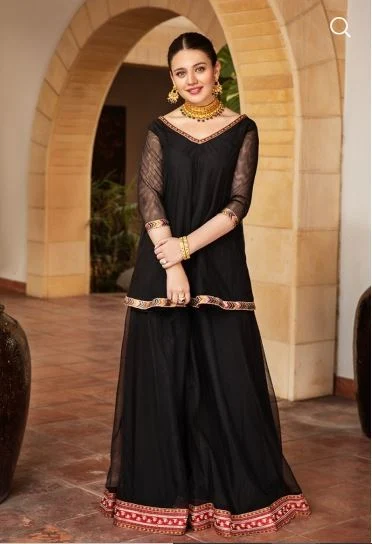 Actress Zara Noor Abbas Charming Pictures in Nishat Linen Ready-to-Stitch Collection