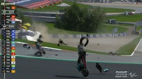 Kecelakaan Hebat di Lap ke-9, Balapan MotoGP Austria Dihentikan Sementara