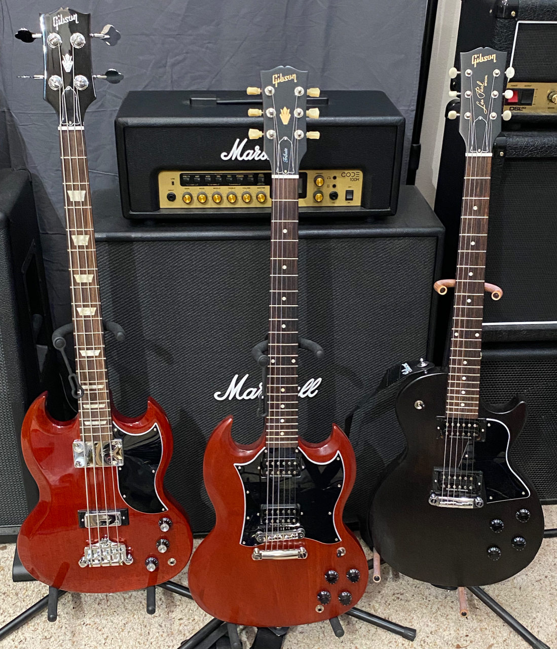 High on Technology REVIEW SG BASS, SG TRIBUTE GUITAR, LES PAUL SPECIAL