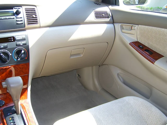 Toyota Corolla SE-G 2003 - interior
