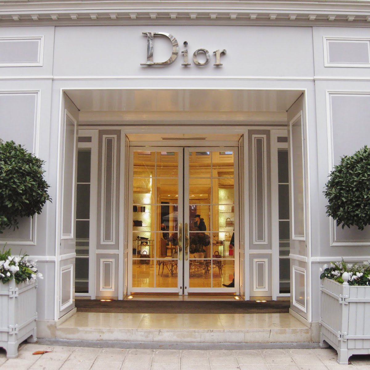 Décor | Colour Inspiration: Decorating with Dior Grey