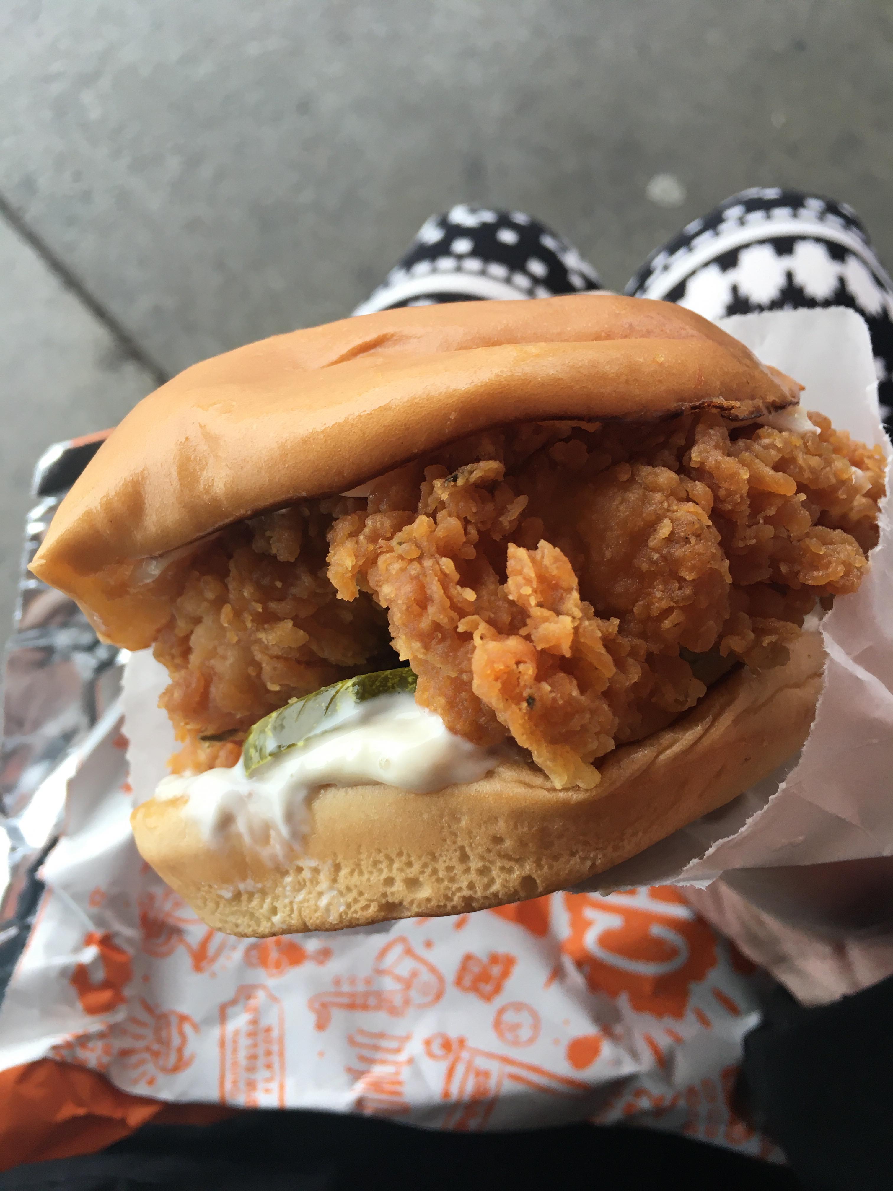 Adorable Fluff Popeye's. Original Chicken Sandwich Review.