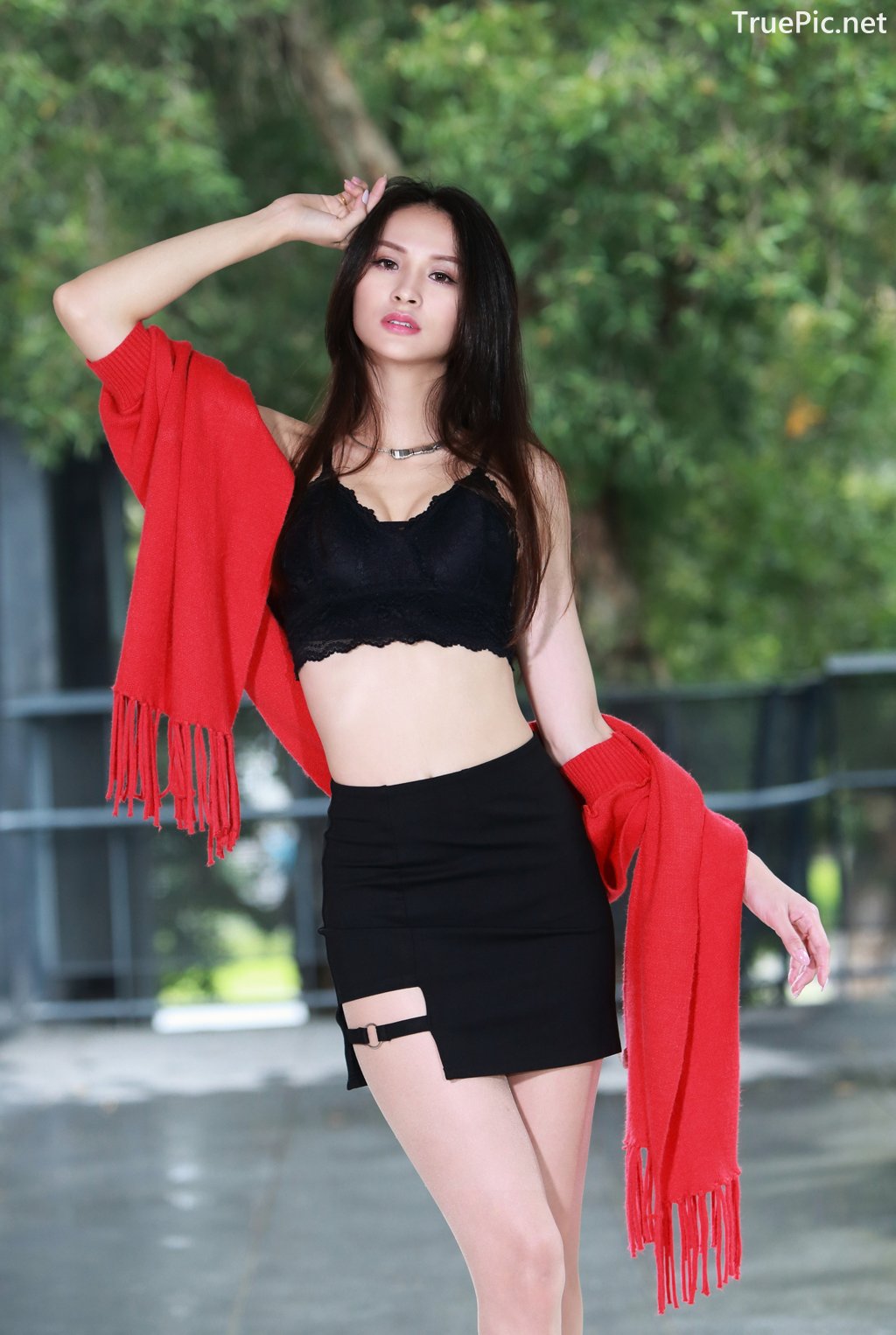Image-Taiwanese-Beautiful-Long-Legs-Girl-雪岑Lola-Black-Sexy-Short-Pants-and-Crop-Top-Outfit-TruePic.net- Picture-13