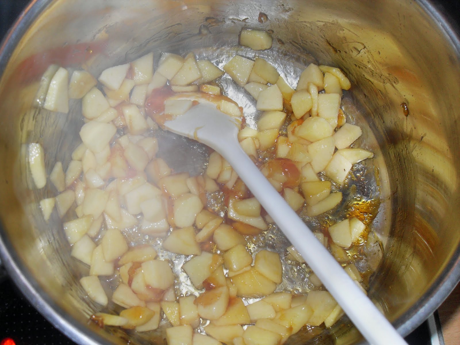Sanna´s Hexenküche: Rotkohl mit karamellisierten Äpfeln