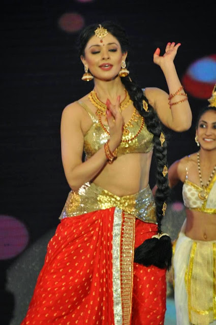 Pooja Kumar Dancing Stills At Telugu Movie Audio Launch 30