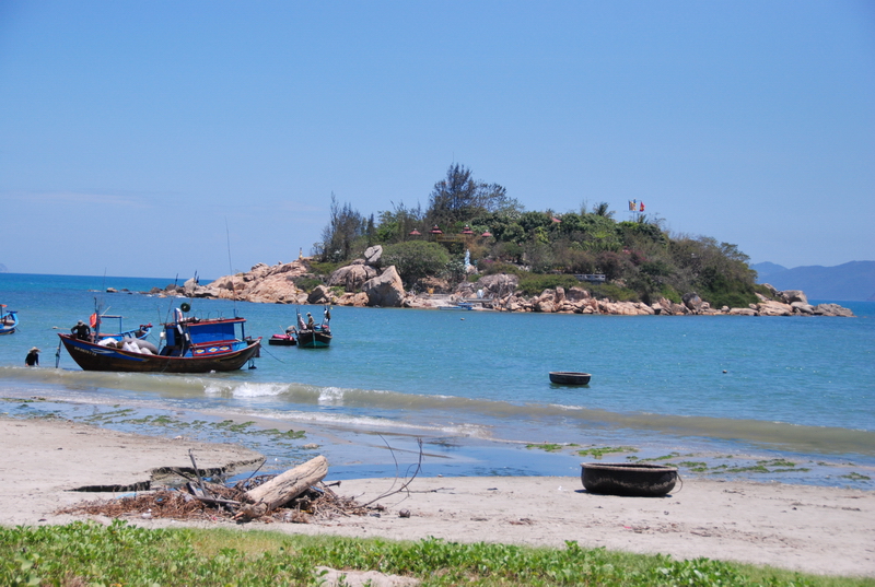 Trong xanh phố biển Nha Trang