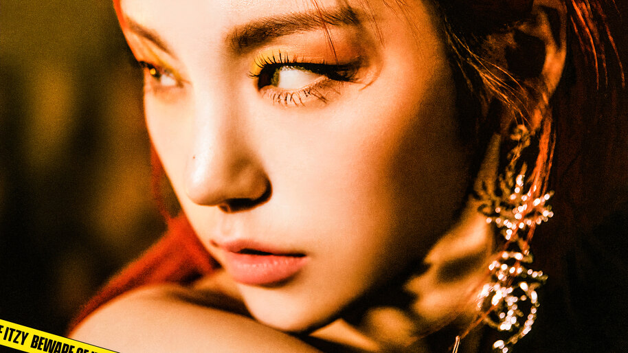 ITZY Yeji Mafia In The Morning Guess Who 4K #110a Wallpaper PC Desktop