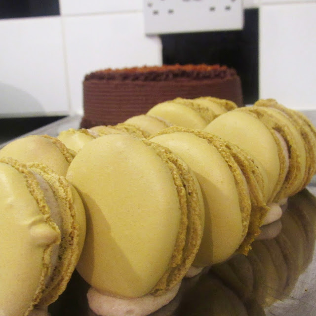 Festive Cinnamonspiced Macarons Crunchies