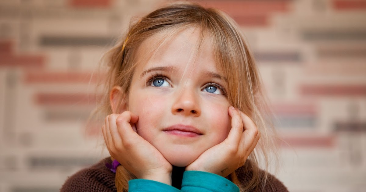 Young curious girls — photo 4