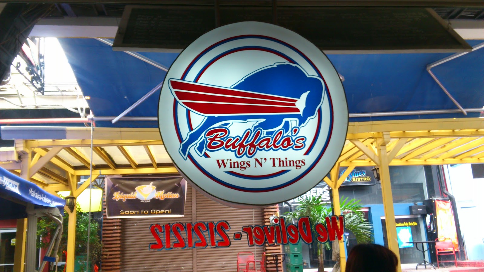 Eat now, pay waiter: Buffalo's Wings N' Things: Home of the Best