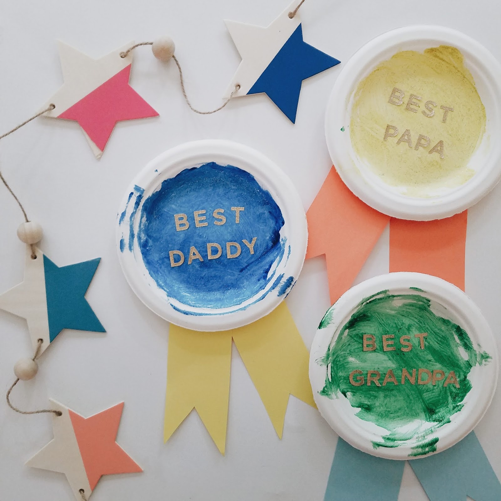 Domestic Fashionista Simple Father's Day Craft Paper Plate Ribbon Badge