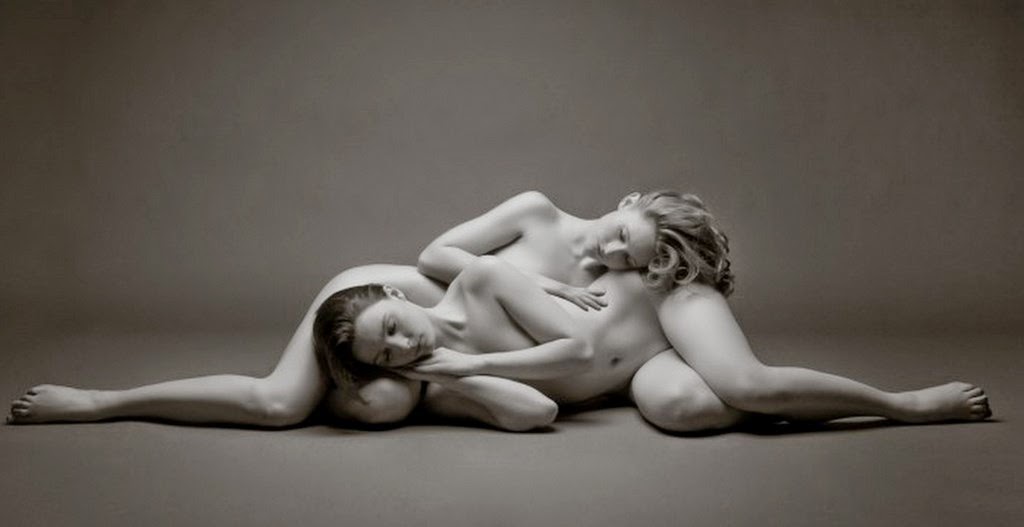 desnudos-artísticos-en-fotos-en-blanco-y-negro desnudos-artísticos-en-fotos-en-blanco-y-negro