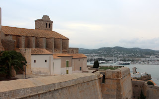 Murallas e iglesia de Ibiza