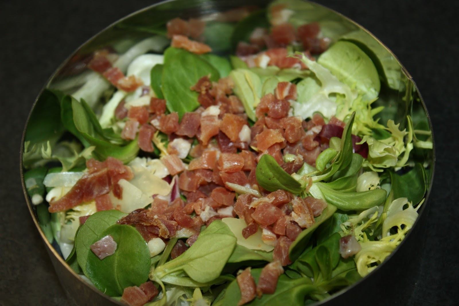 tresplatosenlamesa Ensalada con plátano frito, queso, taquitos de