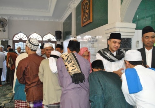 Mempersoalkan Ucapan Hari Lebaran, Benarkah 